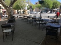A l'ombre des platanes A l'ombre des platanes