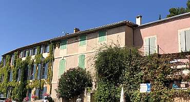 Day trip through the hilltop villages of the Luberon