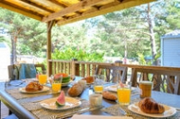Petit-déjeuner en terrasse Petit-déjeuner en terrasse